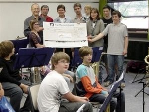 2011 Spende 400,00 € an den Verein „Viel-Harmonie im unteren Altmühltal e. V."